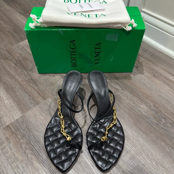 Bottega Veneta Leaf Black Leather Sandals - Picture 5 of 16